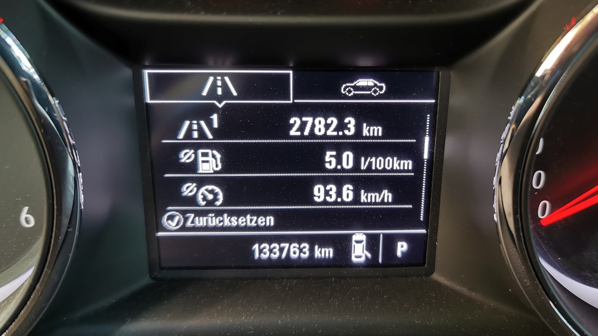 Bordcomputer zeigt beeindruckende Reisedaten: 2782 km Strecke bei sparsamem Verbrauch